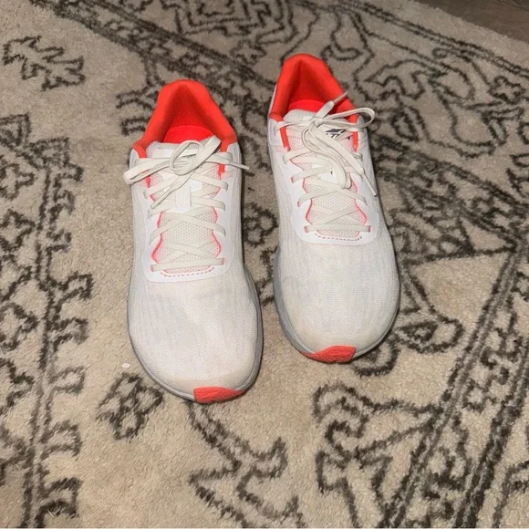 Altra Rivera - Picture 2 of 6